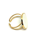 Bague style opaline blanche